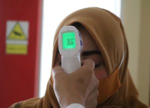 Kontaktloses Fieberthermometer mit digitaler Anzeige